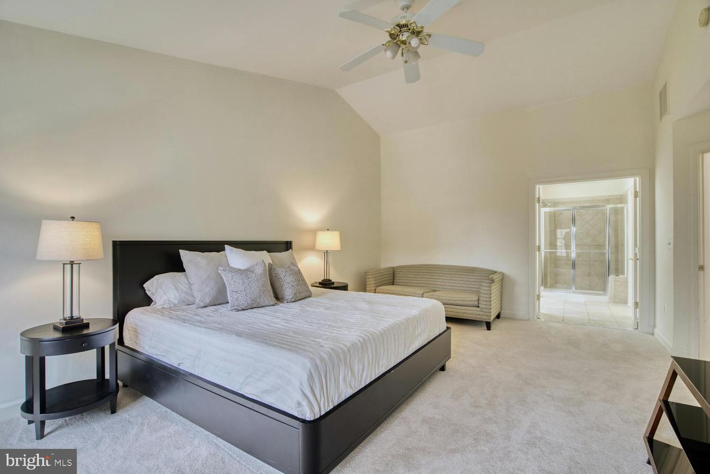 1702 S ARLINGTON RIDGE RD, ARLINGTON, Virginia 22202, 8 Bedrooms Bedrooms, ,7 BathroomsBathrooms,Residential,For sale,1702 S ARLINGTON RIDGE RD,VAAR2060174 MLS # VAAR2060174