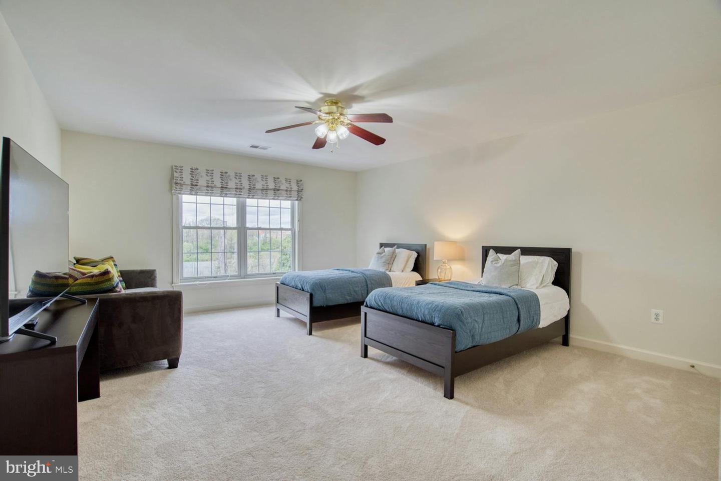 1702 S ARLINGTON RIDGE RD, ARLINGTON, Virginia 22202, 8 Bedrooms Bedrooms, ,7 BathroomsBathrooms,Residential,For sale,1702 S ARLINGTON RIDGE RD,VAAR2060174 MLS # VAAR2060174