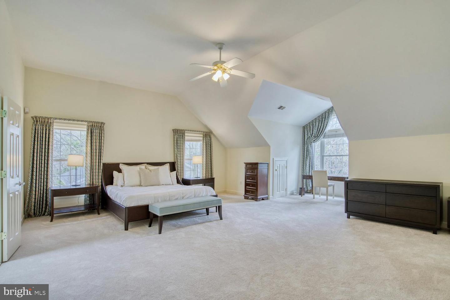 1702 S ARLINGTON RIDGE RD, ARLINGTON, Virginia 22202, 8 Bedrooms Bedrooms, ,7 BathroomsBathrooms,Residential,For sale,1702 S ARLINGTON RIDGE RD,VAAR2060174 MLS # VAAR2060174