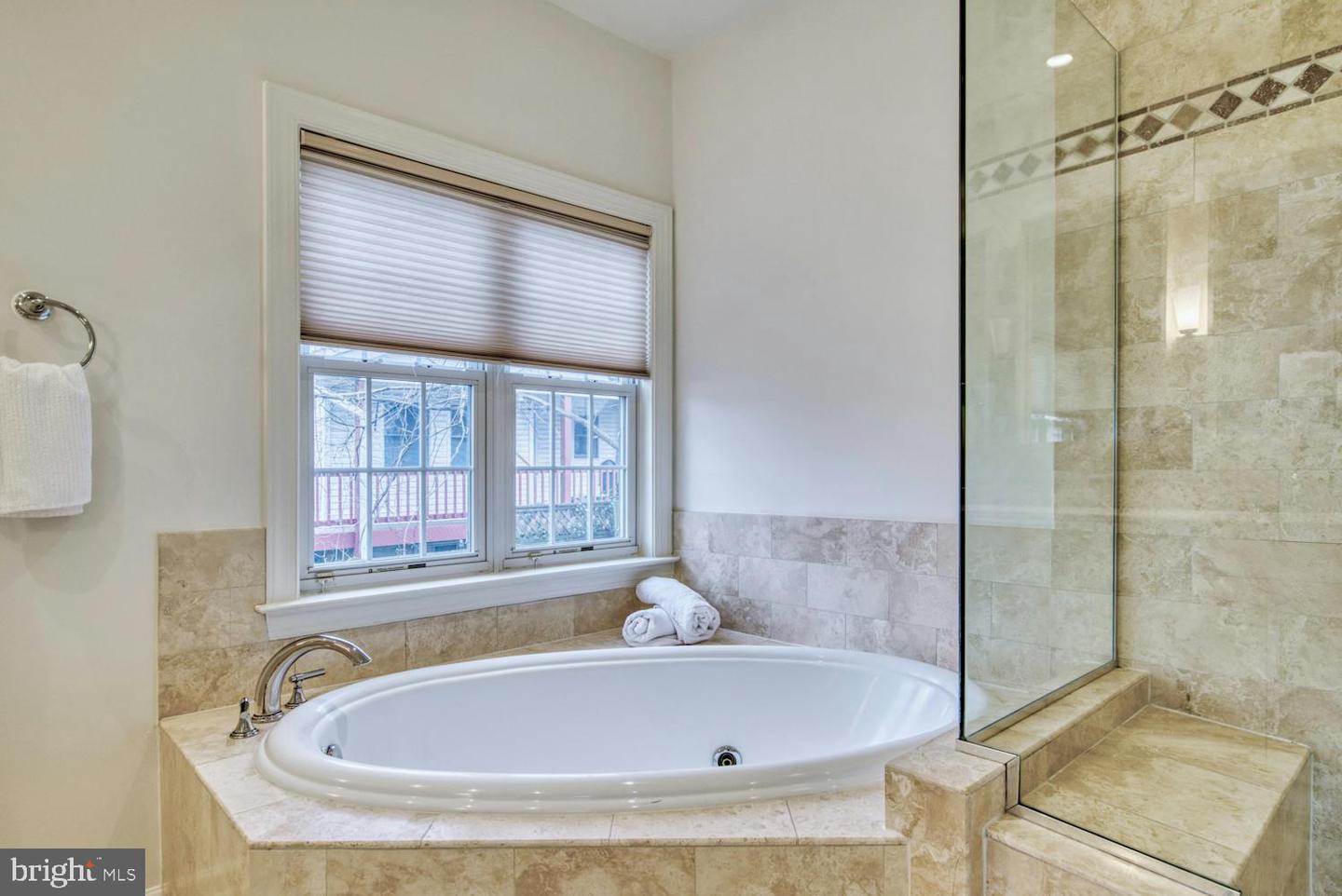 1702 S ARLINGTON RIDGE RD, ARLINGTON, Virginia 22202, 8 Bedrooms Bedrooms, ,7 BathroomsBathrooms,Residential,For sale,1702 S ARLINGTON RIDGE RD,VAAR2060174 MLS # VAAR2060174
