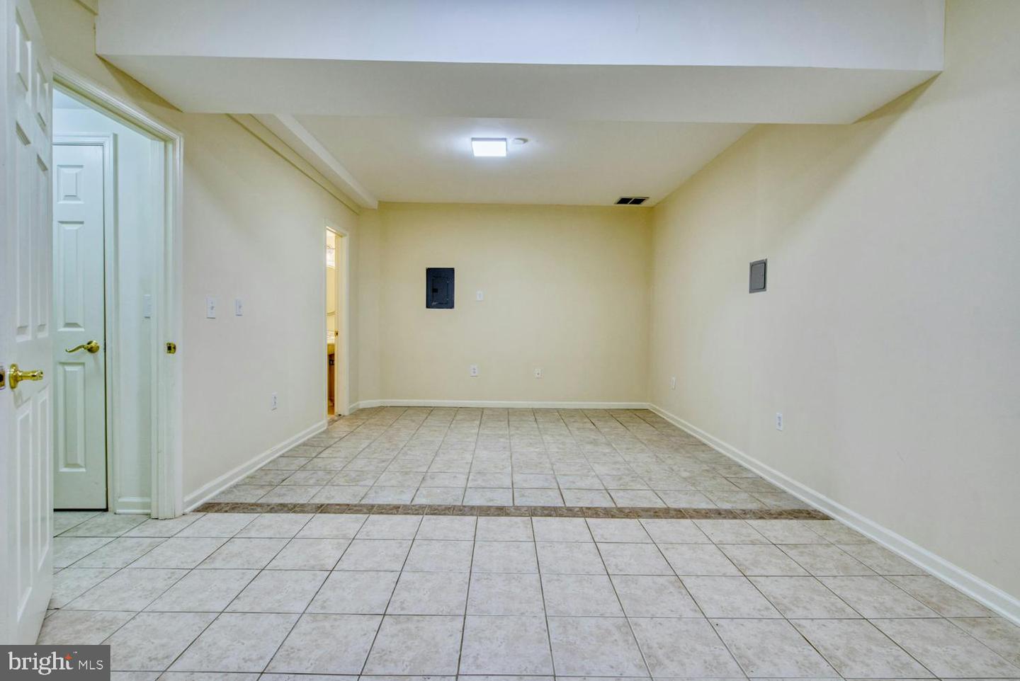 1702 S ARLINGTON RIDGE RD, ARLINGTON, Virginia 22202, 8 Bedrooms Bedrooms, ,7 BathroomsBathrooms,Residential,For sale,1702 S ARLINGTON RIDGE RD,VAAR2060174 MLS # VAAR2060174