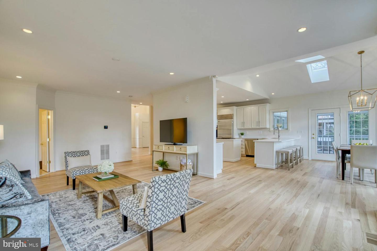 1702 S ARLINGTON RIDGE RD, ARLINGTON, Virginia 22202, 8 Bedrooms Bedrooms, ,7 BathroomsBathrooms,Residential,For sale,1702 S ARLINGTON RIDGE RD,VAAR2060174 MLS # VAAR2060174