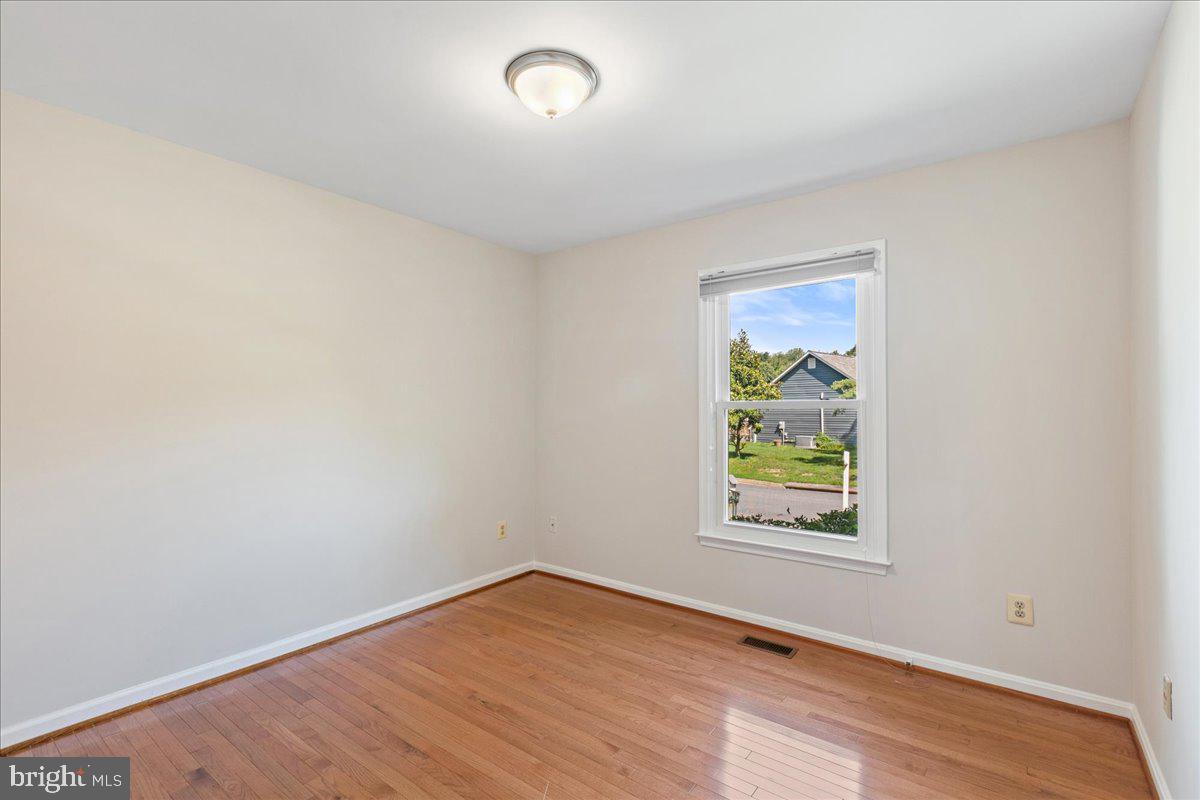 8307 SOUTHSTREAM RUN, SPRINGFIELD, Virginia 22153, 4 Bedrooms Bedrooms, ,3 BathroomsBathrooms,Residential,For sale,8307 SOUTHSTREAM RUN,VAFX2253296 MLS # VAFX2253296