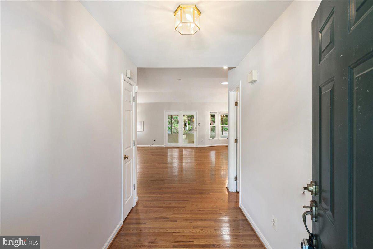 8307 SOUTHSTREAM RUN, SPRINGFIELD, Virginia 22153, 4 Bedrooms Bedrooms, ,3 BathroomsBathrooms,Residential,For sale,8307 SOUTHSTREAM RUN,VAFX2253296 MLS # VAFX2253296
