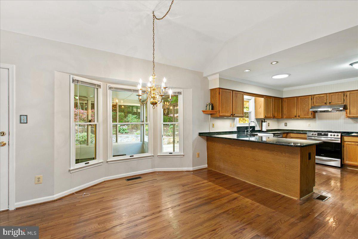 8307 SOUTHSTREAM RUN, SPRINGFIELD, Virginia 22153, 4 Bedrooms Bedrooms, ,3 BathroomsBathrooms,Residential,For sale,8307 SOUTHSTREAM RUN,VAFX2253296 MLS # VAFX2253296