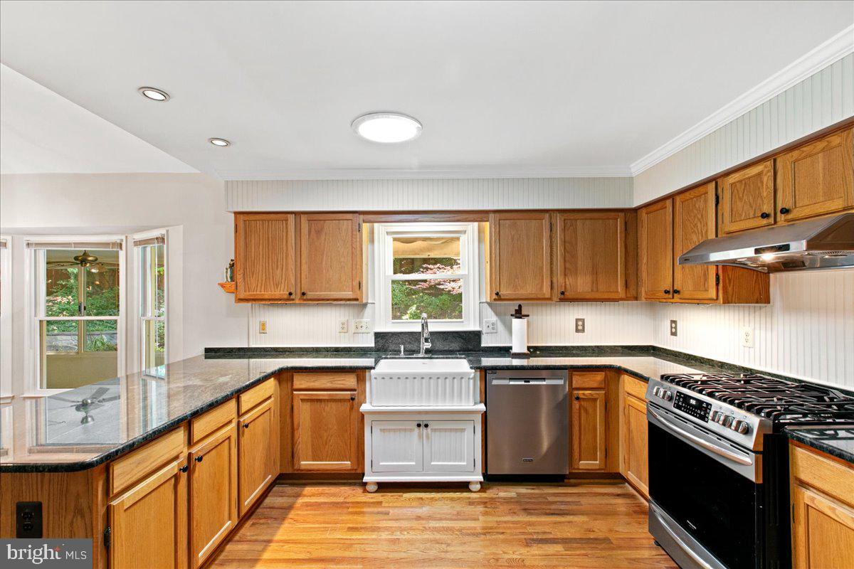 8307 SOUTHSTREAM RUN, SPRINGFIELD, Virginia 22153, 4 Bedrooms Bedrooms, ,3 BathroomsBathrooms,Residential,For sale,8307 SOUTHSTREAM RUN,VAFX2253296 MLS # VAFX2253296