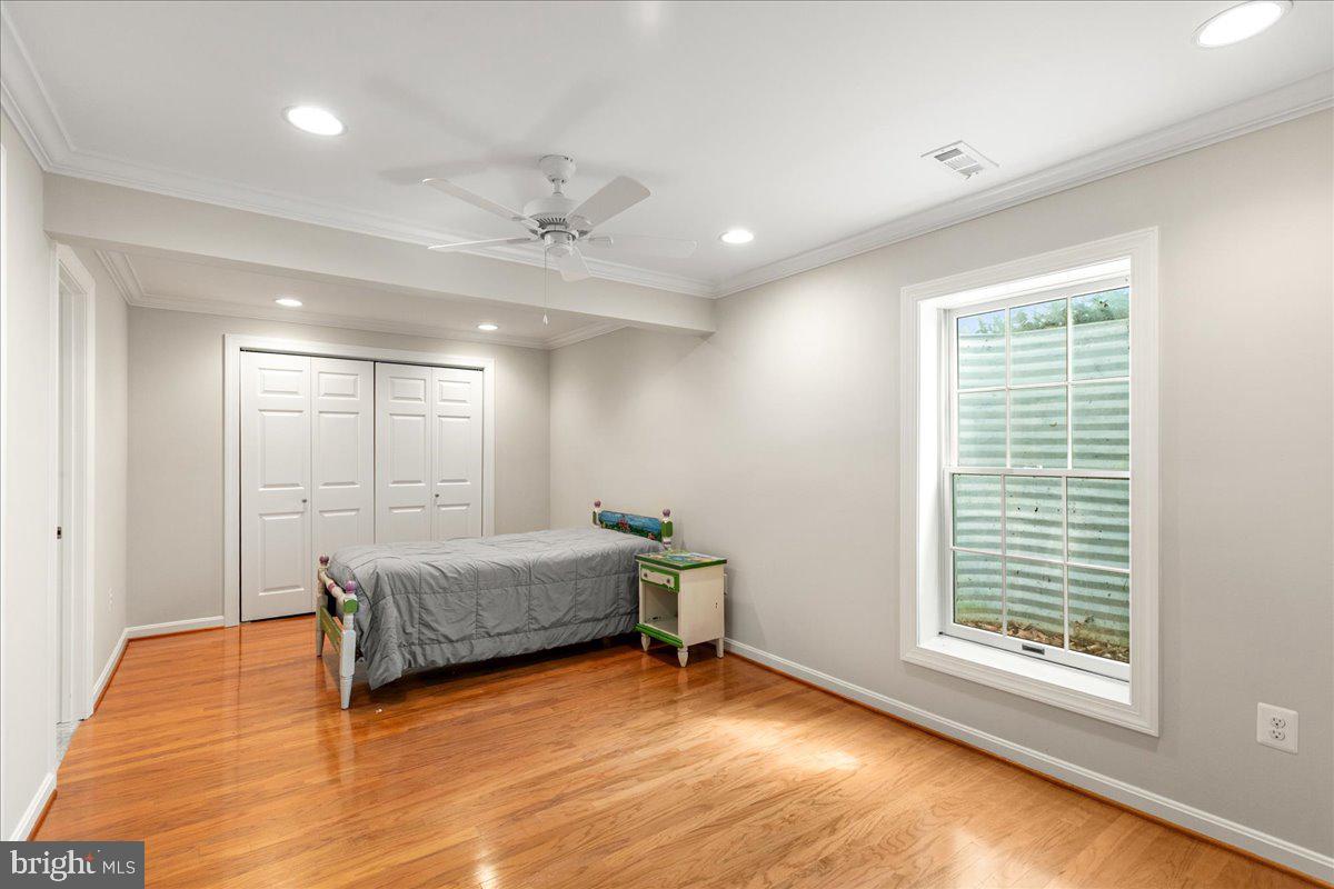 8307 SOUTHSTREAM RUN, SPRINGFIELD, Virginia 22153, 4 Bedrooms Bedrooms, ,3 BathroomsBathrooms,Residential,For sale,8307 SOUTHSTREAM RUN,VAFX2253296 MLS # VAFX2253296