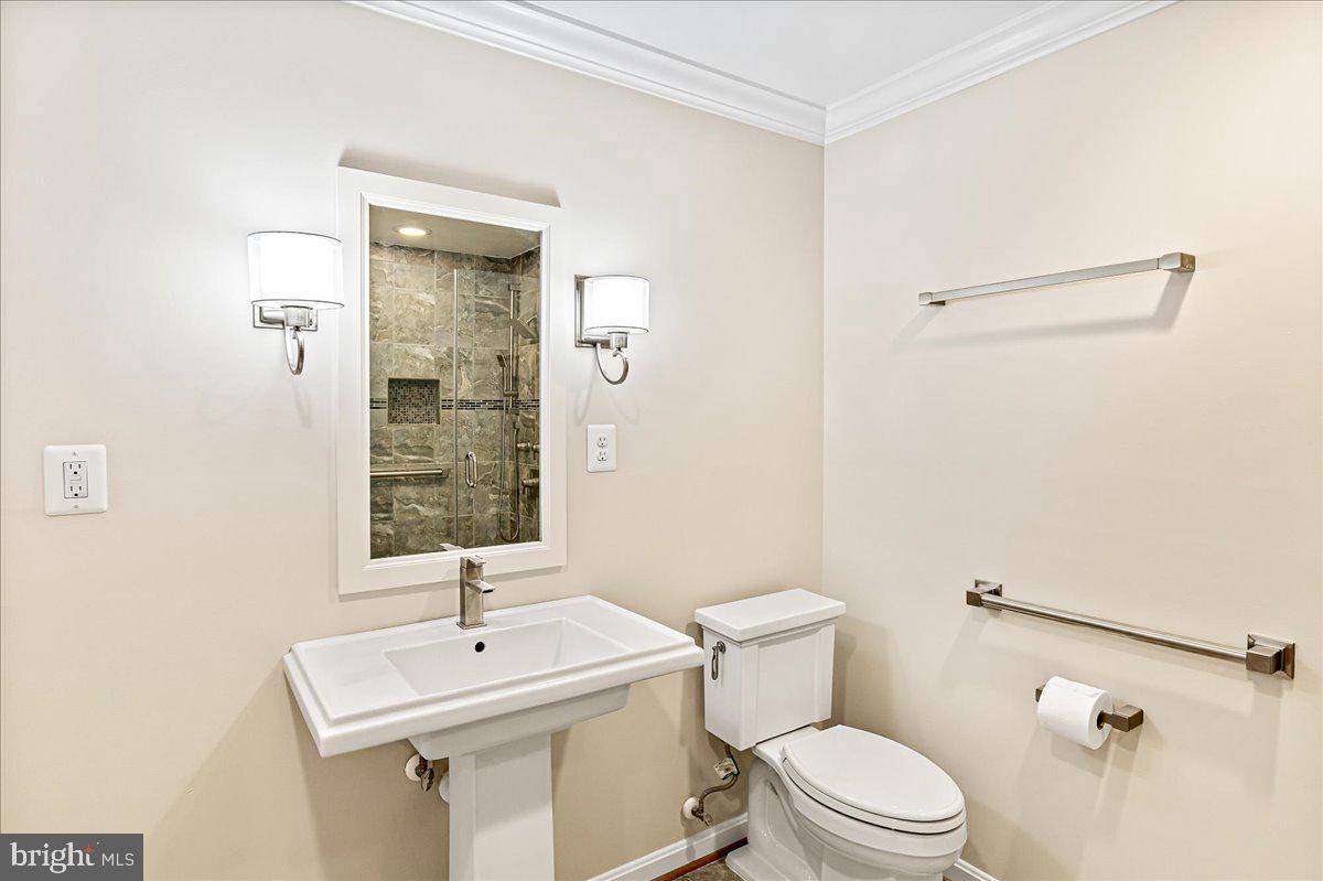 8307 SOUTHSTREAM RUN, SPRINGFIELD, Virginia 22153, 4 Bedrooms Bedrooms, ,3 BathroomsBathrooms,Residential,For sale,8307 SOUTHSTREAM RUN,VAFX2253296 MLS # VAFX2253296