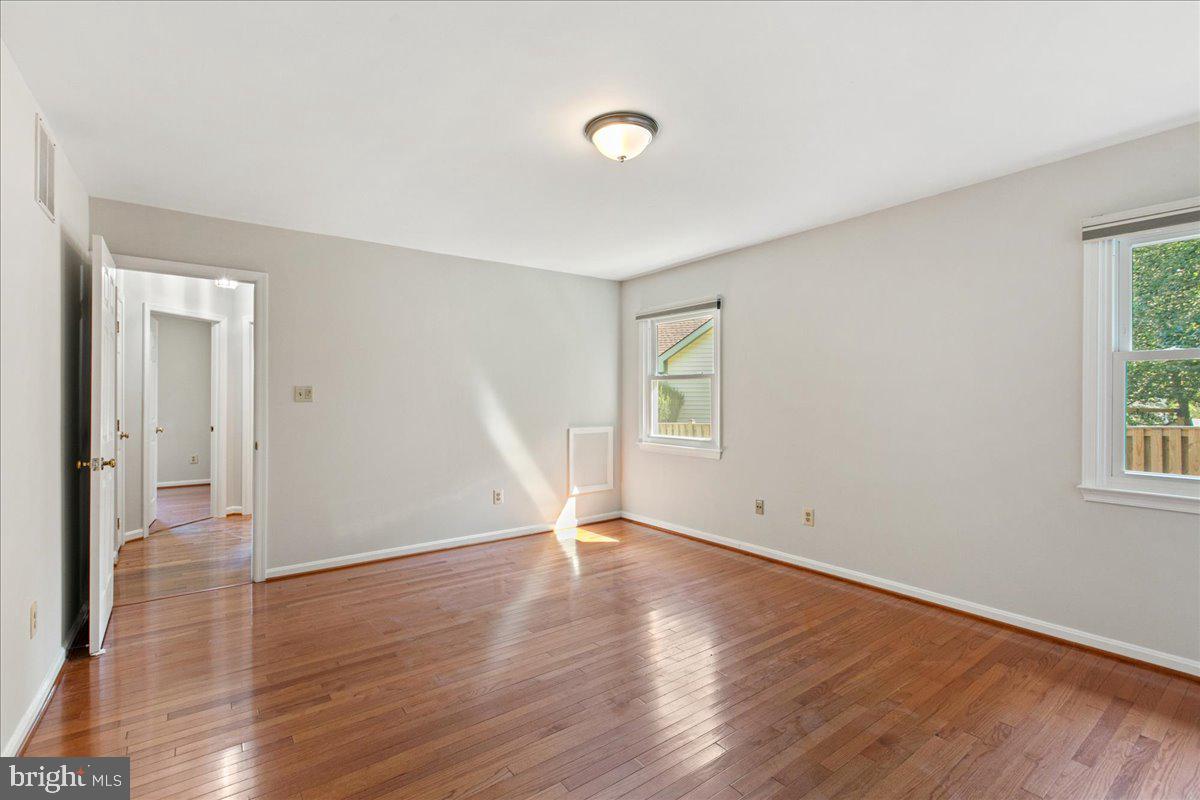 8307 SOUTHSTREAM RUN, SPRINGFIELD, Virginia 22153, 4 Bedrooms Bedrooms, ,3 BathroomsBathrooms,Residential,For sale,8307 SOUTHSTREAM RUN,VAFX2253296 MLS # VAFX2253296