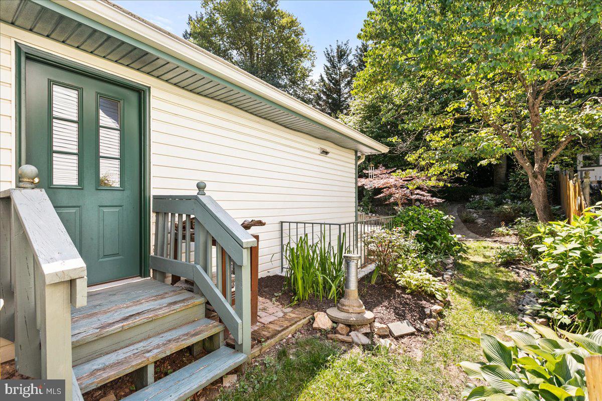8307 SOUTHSTREAM RUN, SPRINGFIELD, Virginia 22153, 4 Bedrooms Bedrooms, ,3 BathroomsBathrooms,Residential,For sale,8307 SOUTHSTREAM RUN,VAFX2253296 MLS # VAFX2253296