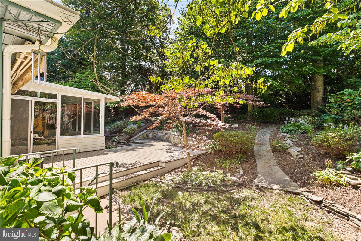 8307 SOUTHSTREAM RUN, SPRINGFIELD, Virginia 22153, 4 Bedrooms Bedrooms, ,3 BathroomsBathrooms,Residential,For sale,8307 SOUTHSTREAM RUN,VAFX2253296 MLS # VAFX2253296