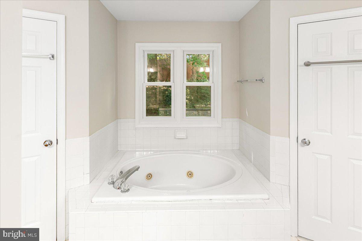 8307 SOUTHSTREAM RUN, SPRINGFIELD, Virginia 22153, 4 Bedrooms Bedrooms, ,3 BathroomsBathrooms,Residential,For sale,8307 SOUTHSTREAM RUN,VAFX2253296 MLS # VAFX2253296