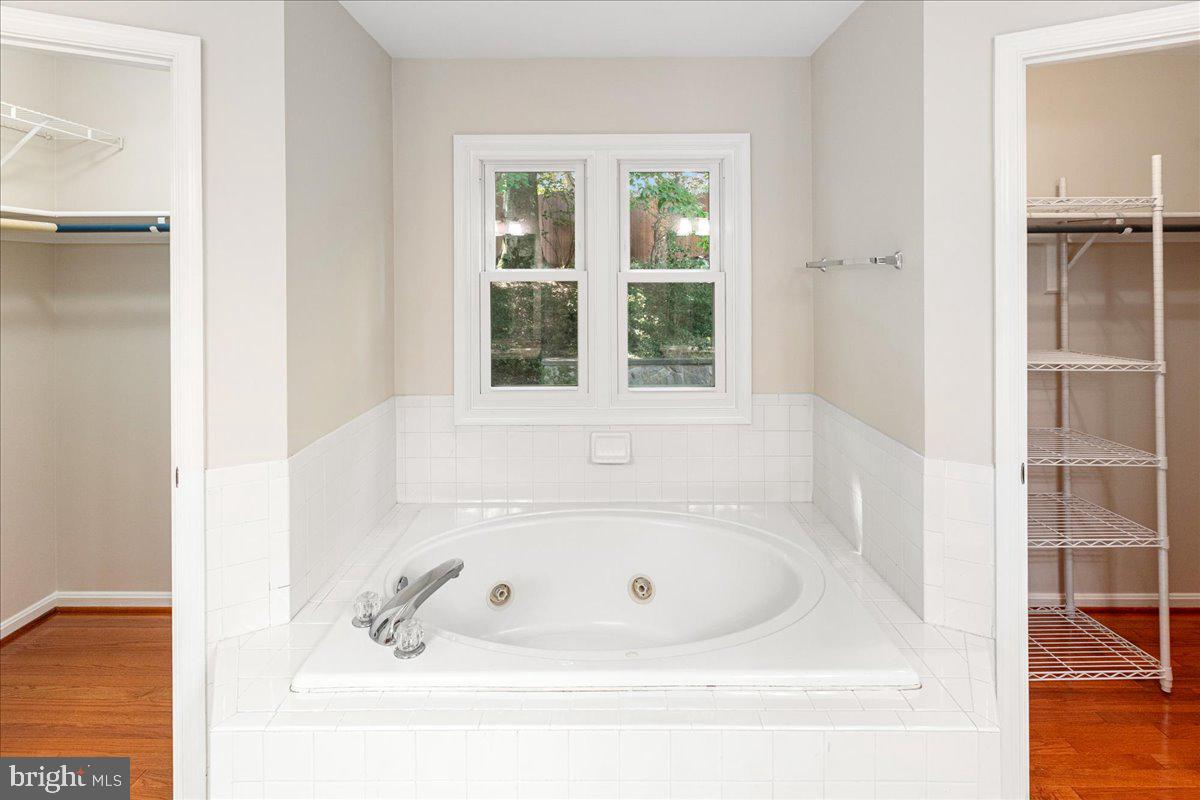 8307 SOUTHSTREAM RUN, SPRINGFIELD, Virginia 22153, 4 Bedrooms Bedrooms, ,3 BathroomsBathrooms,Residential,For sale,8307 SOUTHSTREAM RUN,VAFX2253296 MLS # VAFX2253296