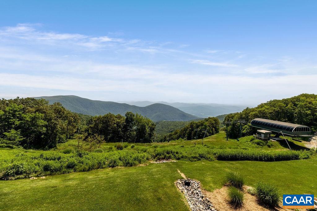 1420 HIGHLANDS CONDOS, WINTERGREEN RESORT, Virginia 22967, 1 Bedroom Bedrooms, ,1 BathroomBathrooms,Residential,For sale,1420 HIGHLANDS CONDOS,666371 MLS # 666371