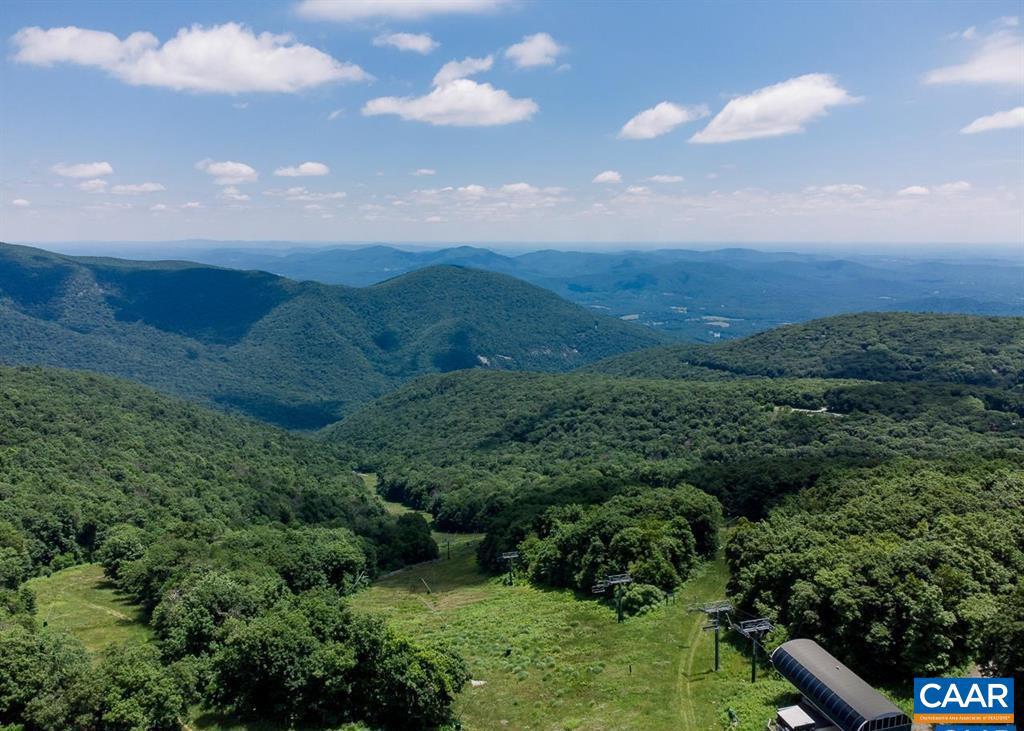 1420 HIGHLANDS CONDOS, WINTERGREEN RESORT, Virginia 22967, 1 Bedroom Bedrooms, ,1 BathroomBathrooms,Residential,For sale,1420 HIGHLANDS CONDOS,666371 MLS # 666371