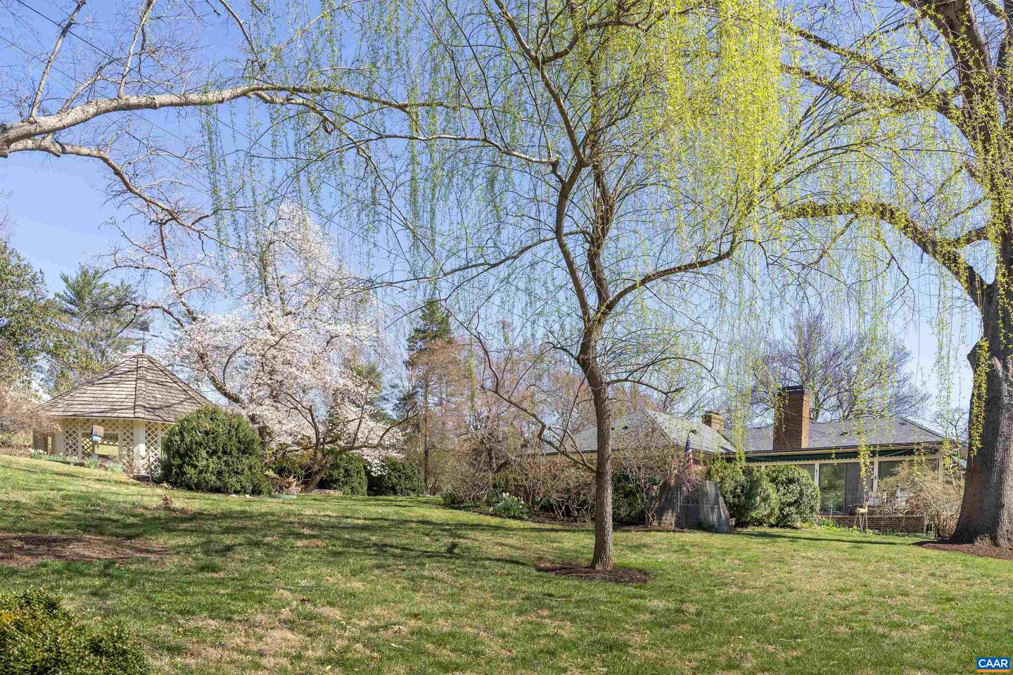 42 OLD FARM RD, CHARLOTTESVILLE, Virginia 22903, 4 Bedrooms Bedrooms, ,3 BathroomsBathrooms,Residential,For sale,42 OLD FARM RD,666372 MLS # 666372