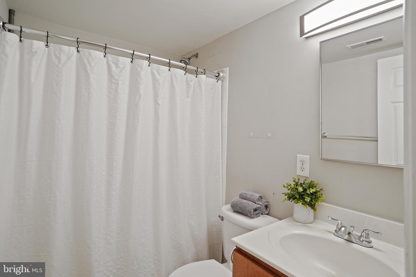 1401 N VAN DORN ST #A, ALEXANDRIA, Virginia 22304, 2 Bedrooms Bedrooms, ,1 BathroomBathrooms,Residential,For sale,1401 N VAN DORN ST #A,VAAX2047190 MLS # VAAX2047190
