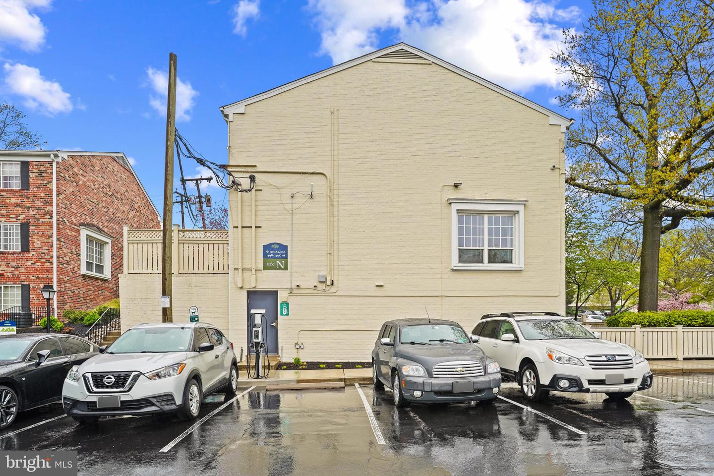 1401 N VAN DORN ST #A, ALEXANDRIA, Virginia 22304, 2 Bedrooms Bedrooms, ,1 BathroomBathrooms,Residential,For sale,1401 N VAN DORN ST #A,VAAX2047190 MLS # VAAX2047190