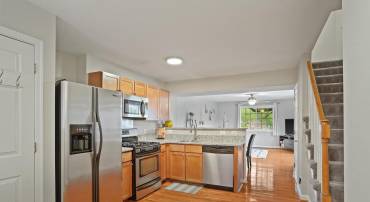 1401 N VAN DORN ST #A, ALEXANDRIA, Virginia 22304, 2 Bedrooms Bedrooms, ,1 BathroomBathrooms,Residential,For sale,1401 N VAN DORN ST #A,VAAX2047190 MLS # VAAX2047190