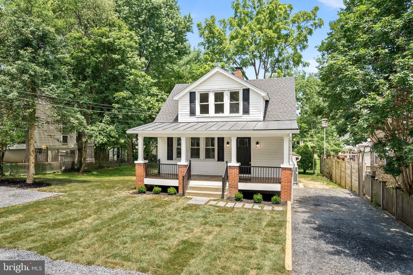 321 W J ST, PURCELLVILLE, Virginia 20132, 3 Bedrooms Bedrooms, ,2 BathroomsBathrooms,Residential,For sale,321 W J ST,VALO2101170 MLS # VALO2101170
