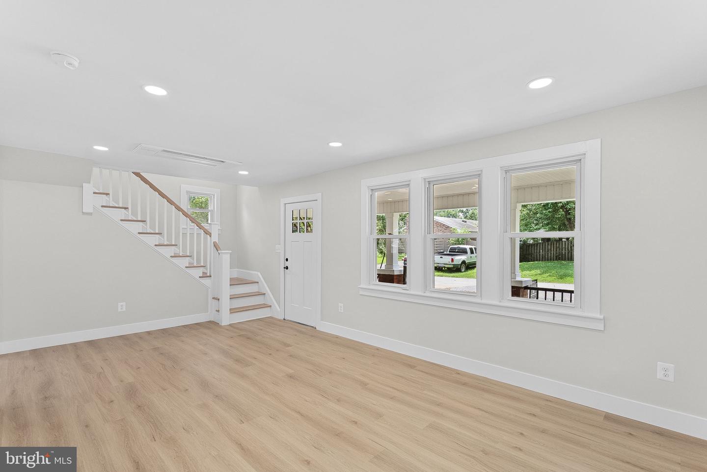 321 W J ST, PURCELLVILLE, Virginia 20132, 3 Bedrooms Bedrooms, ,2 BathroomsBathrooms,Residential,For sale,321 W J ST,VALO2101170 MLS # VALO2101170
