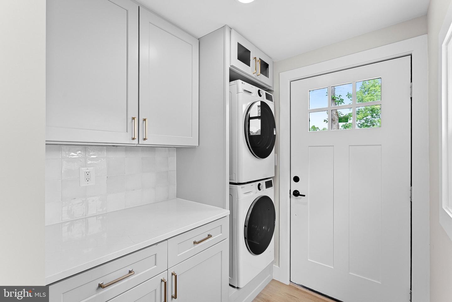 321 W J ST, PURCELLVILLE, Virginia 20132, 3 Bedrooms Bedrooms, ,2 BathroomsBathrooms,Residential,For sale,321 W J ST,VALO2101170 MLS # VALO2101170