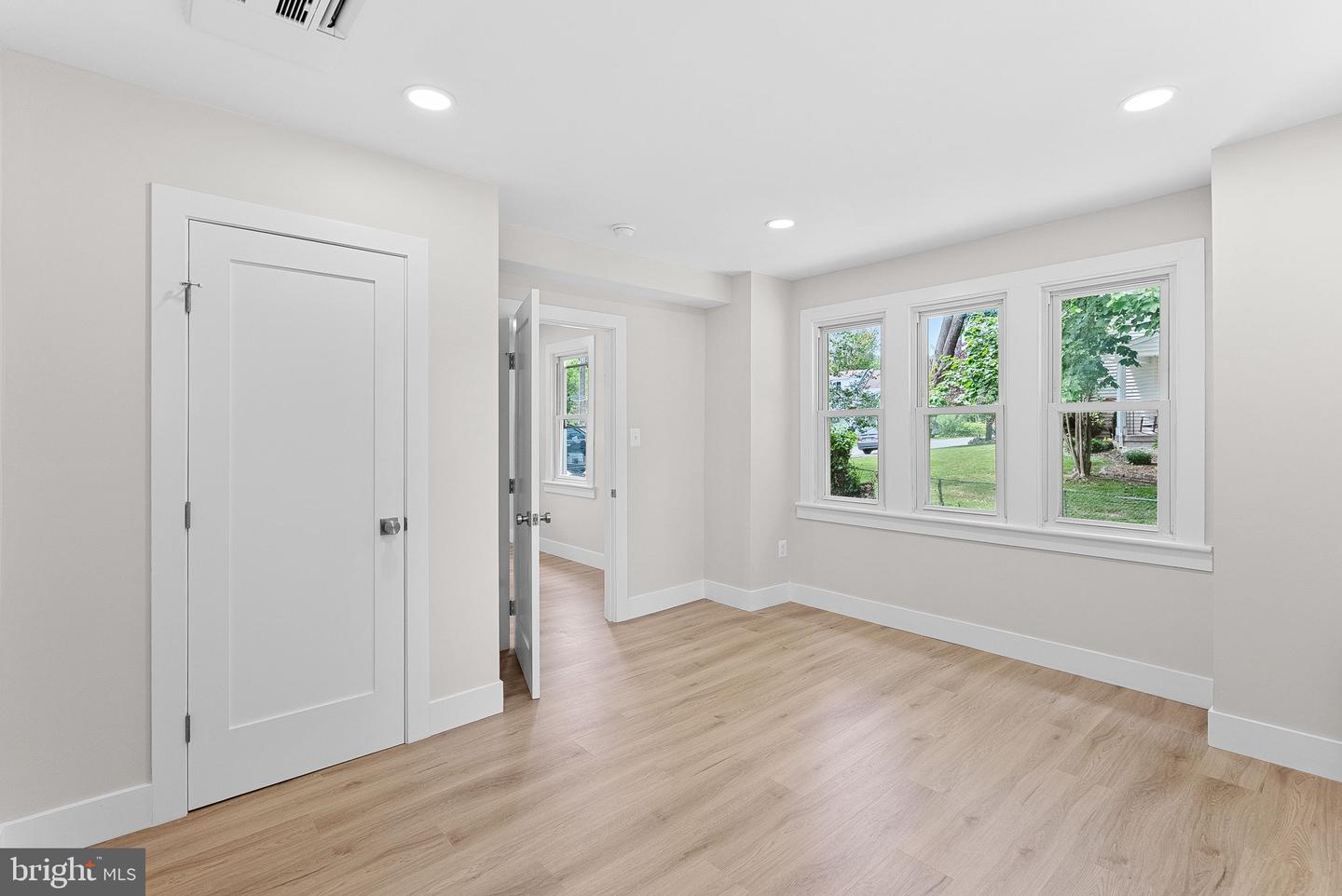 321 W J ST, PURCELLVILLE, Virginia 20132, 3 Bedrooms Bedrooms, ,2 BathroomsBathrooms,Residential,For sale,321 W J ST,VALO2101170 MLS # VALO2101170