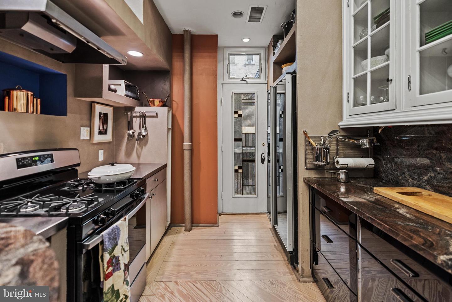 2022 COLUMBIA RD NW #102, WASHINGTON, District Of Columbia 20009, 2 Bedrooms Bedrooms, ,2 BathroomsBathrooms,Residential,For sale,2022 COLUMBIA RD NW #102,DCDC2208984 MLS # DCDC2208984