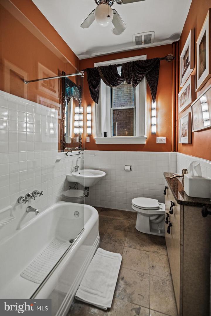 2022 COLUMBIA RD NW #102, WASHINGTON, District Of Columbia 20009, 2 Bedrooms Bedrooms, ,2 BathroomsBathrooms,Residential,For sale,2022 COLUMBIA RD NW #102,DCDC2208984 MLS # DCDC2208984