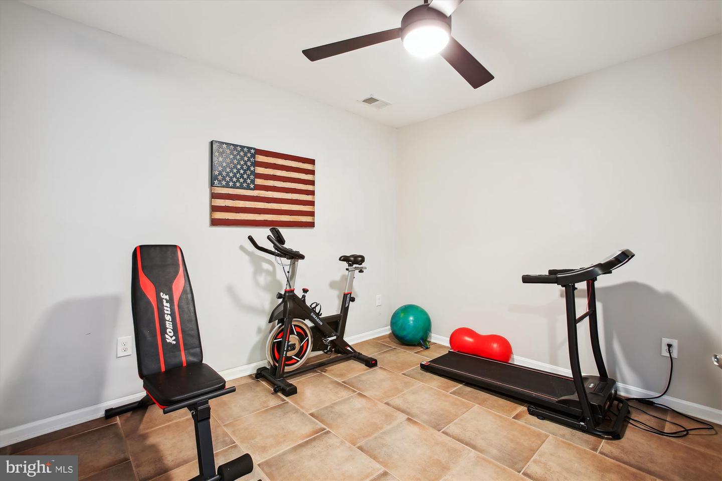 8445 RADFORD AVE, ALEXANDRIA, Virginia 22309, 5 Bedrooms Bedrooms, ,3 BathroomsBathrooms,Residential,For sale,8445 RADFORD AVE,VAFX2253330 MLS # VAFX2253330