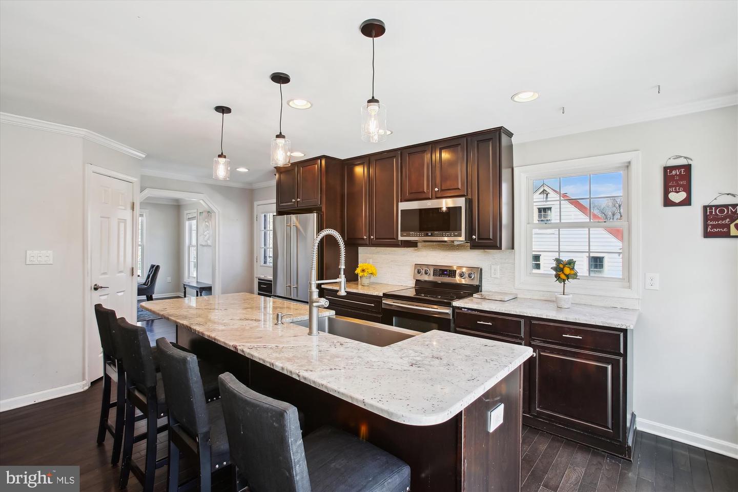 8445 RADFORD AVE, ALEXANDRIA, Virginia 22309, 5 Bedrooms Bedrooms, ,3 BathroomsBathrooms,Residential,For sale,8445 RADFORD AVE,VAFX2253330 MLS # VAFX2253330