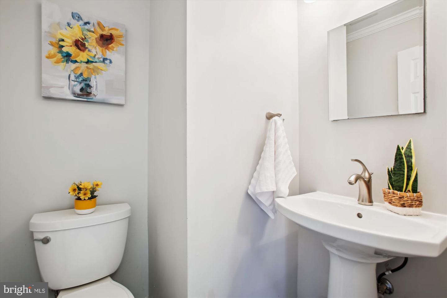 8445 RADFORD AVE, ALEXANDRIA, Virginia 22309, 5 Bedrooms Bedrooms, ,3 BathroomsBathrooms,Residential,For sale,8445 RADFORD AVE,VAFX2253330 MLS # VAFX2253330