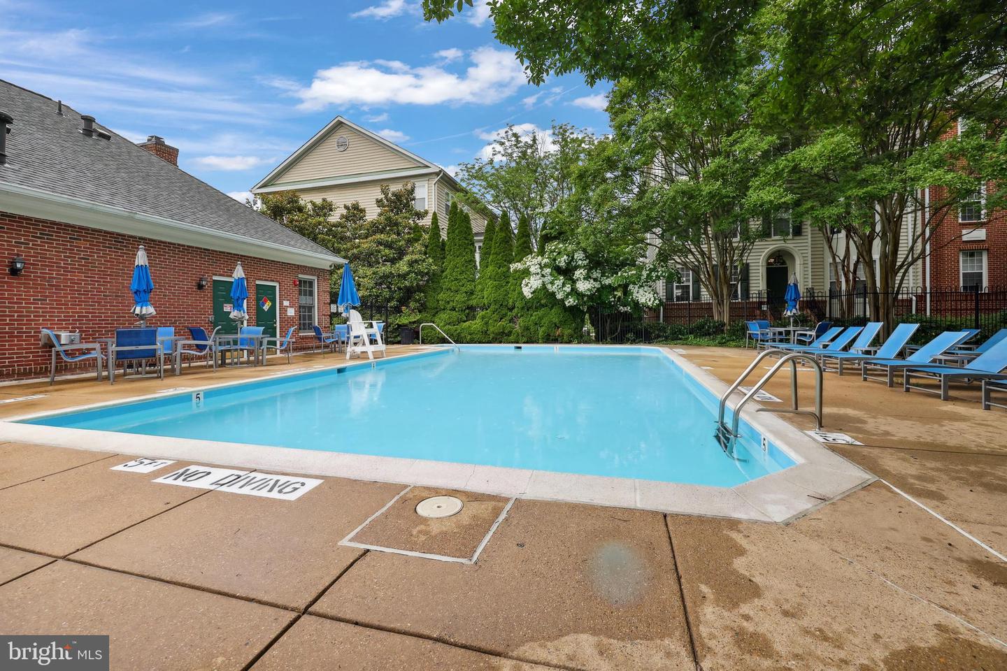 1510 NORTHERN NECK DR #102, VIENNA, Virginia 22182, 2 Bedrooms Bedrooms, ,2 BathroomsBathrooms,Residential,For sale,1510 NORTHERN NECK DR #102,VAFX2253348 MLS # VAFX2253348
