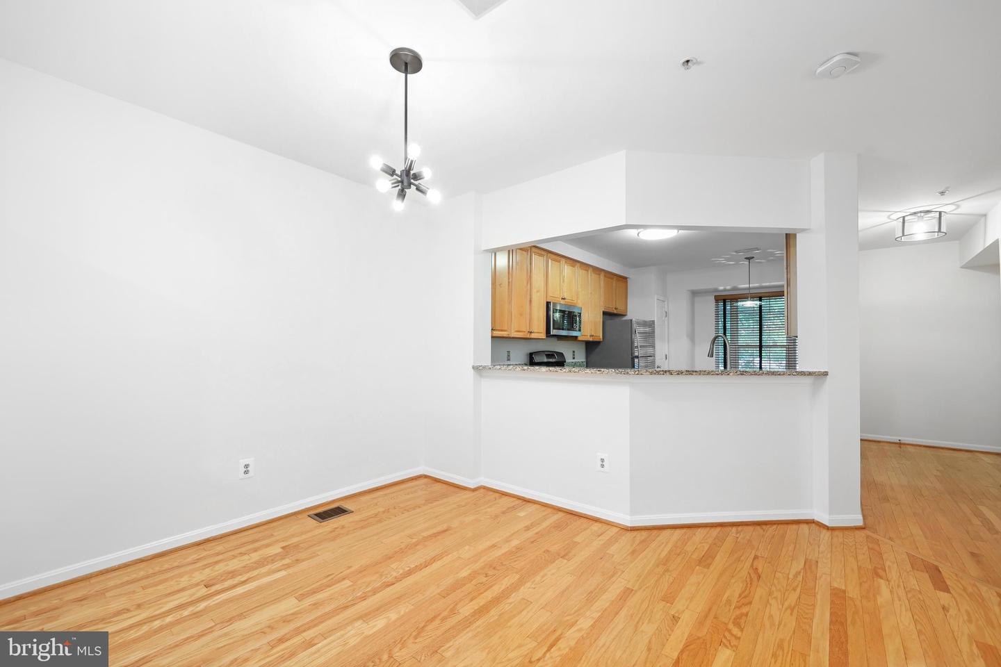 1510 NORTHERN NECK DR #102, VIENNA, Virginia 22182, 2 Bedrooms Bedrooms, ,2 BathroomsBathrooms,Residential,For sale,1510 NORTHERN NECK DR #102,VAFX2253348 MLS # VAFX2253348