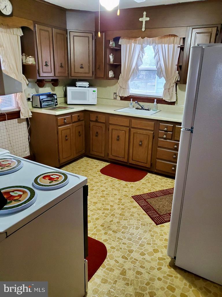 7158 BUNTING RD, CHINCOTEAGUE ISLAND, Virginia 23336, 2 Bedrooms Bedrooms, ,1 BathroomBathrooms,Residential,For sale,7158 BUNTING RD,VAAC2002006 MLS # VAAC2002006