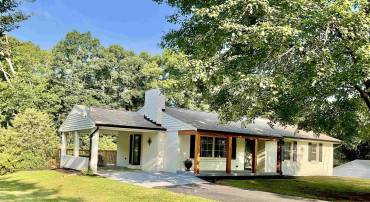143 LAKE DR, AMHERST, Virginia 24521, 3 Bedrooms Bedrooms, ,2 BathroomsBathrooms,Residential,For sale,143 LAKE DR,666381 MLS # 666381