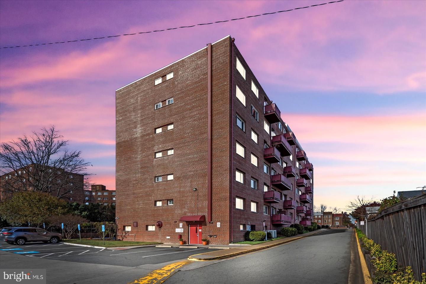 1830 COLUMBIA PIKE #115, ARLINGTON, Virginia 22204, 1 Bedroom Bedrooms, ,1 BathroomBathrooms,Residential,For sale,1830 COLUMBIA PIKE #115,VAAR2051138 MLS # VAAR2051138