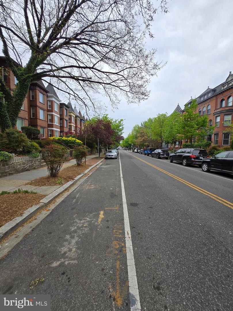 2227 1ST ST NW, WASHINGTON, District Of Columbia 20001, 5 Bedrooms Bedrooms, ,2 BathroomsBathrooms,Residential,For sale,2227 1ST ST NW,DCDC2193774 MLS # DCDC2193774