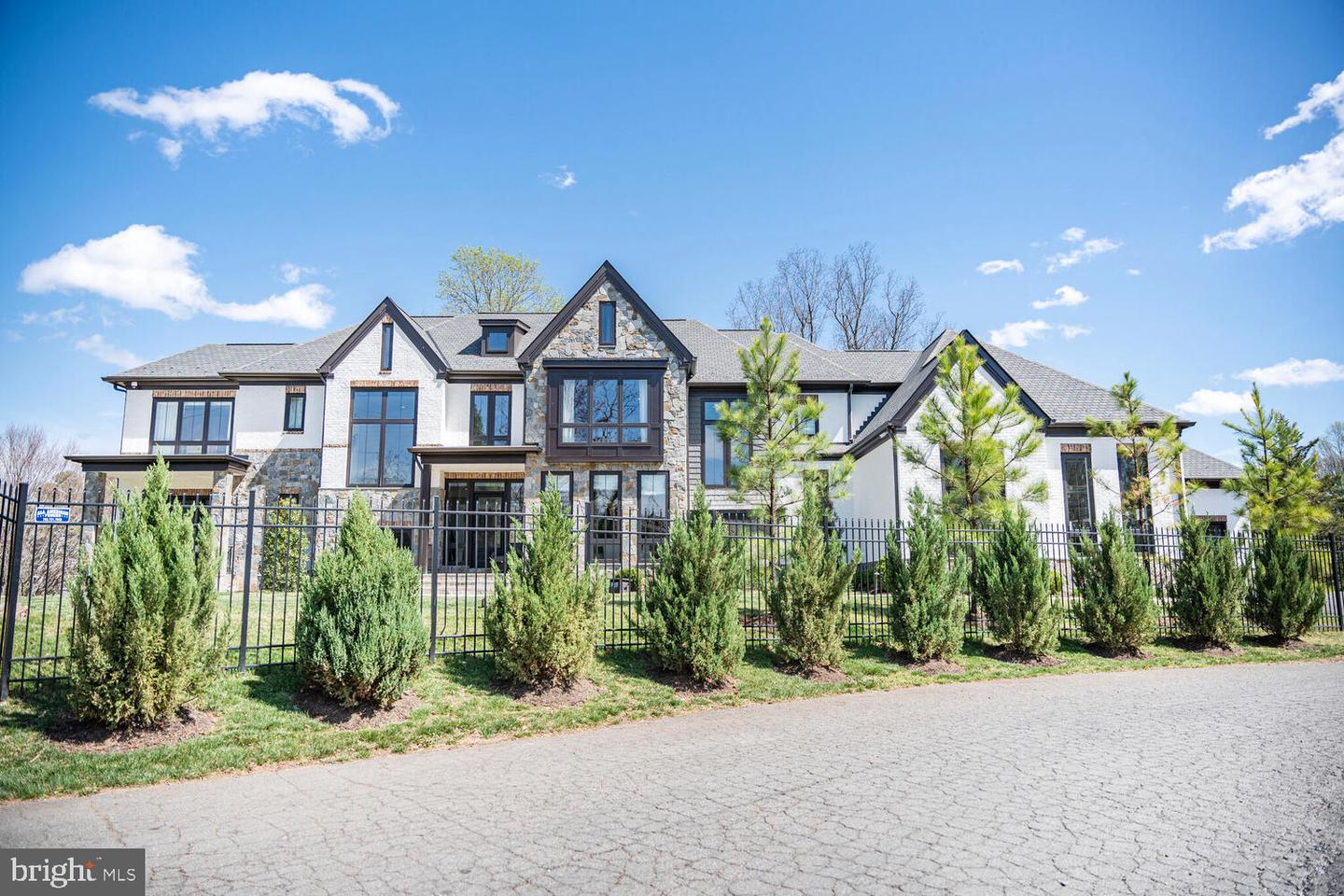 1109 TOWLSTON RD, MCLEAN, Virginia 22102, 6 Bedrooms Bedrooms, ,6 BathroomsBathrooms,Residential,For sale,1109 TOWLSTON RD,VAFX2229672 MLS # VAFX2229672