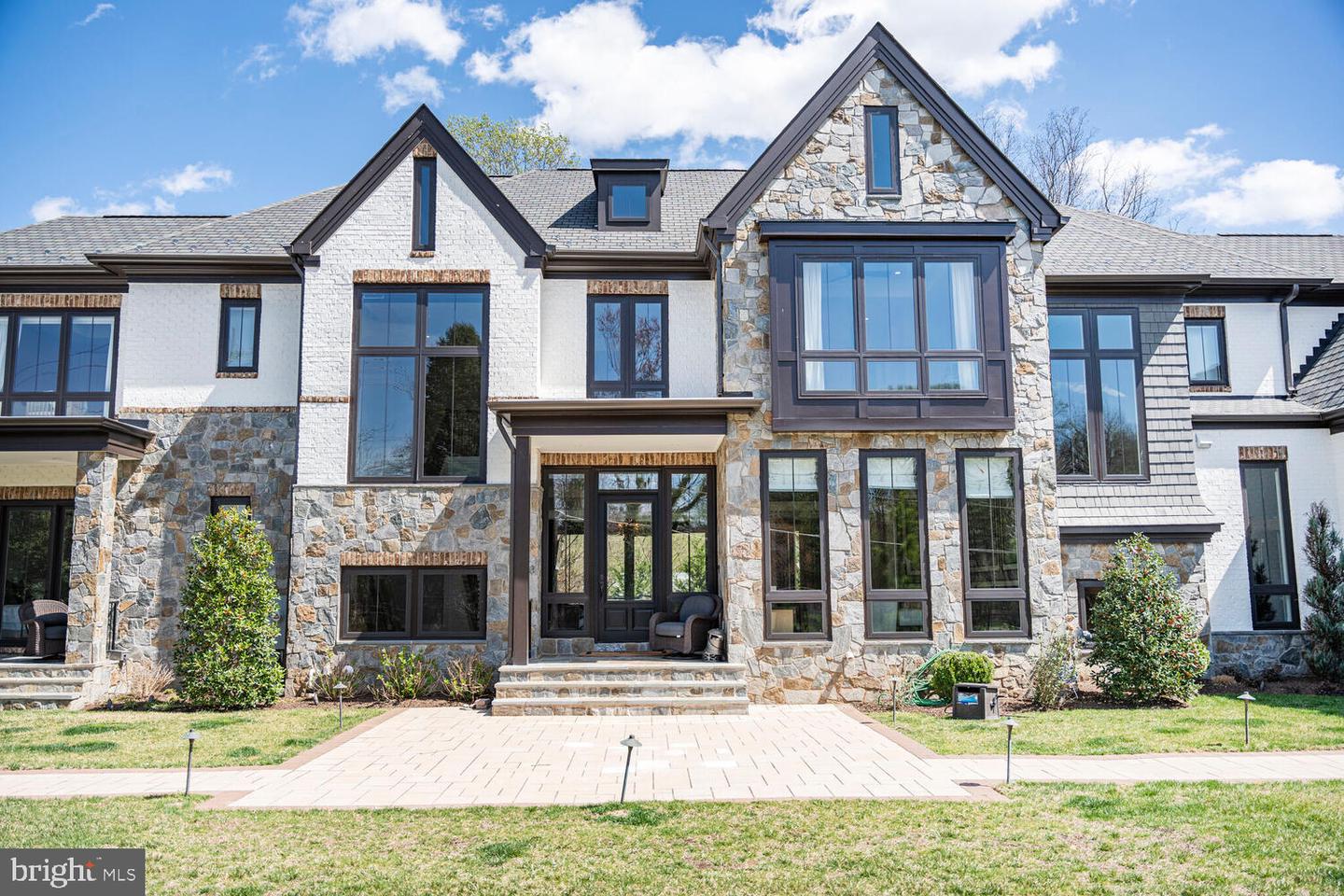 1109 TOWLSTON RD, MCLEAN, Virginia 22102, 6 Bedrooms Bedrooms, ,6 BathroomsBathrooms,Residential,For sale,1109 TOWLSTON RD,VAFX2229672 MLS # VAFX2229672