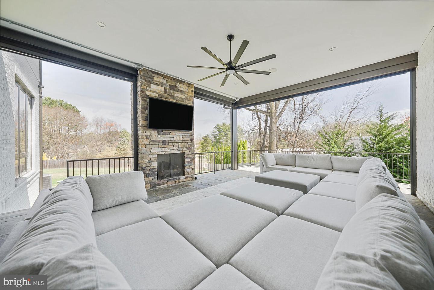 1109 TOWLSTON RD, MCLEAN, Virginia 22102, 6 Bedrooms Bedrooms, ,6 BathroomsBathrooms,Residential,For sale,1109 TOWLSTON RD,VAFX2229672 MLS # VAFX2229672