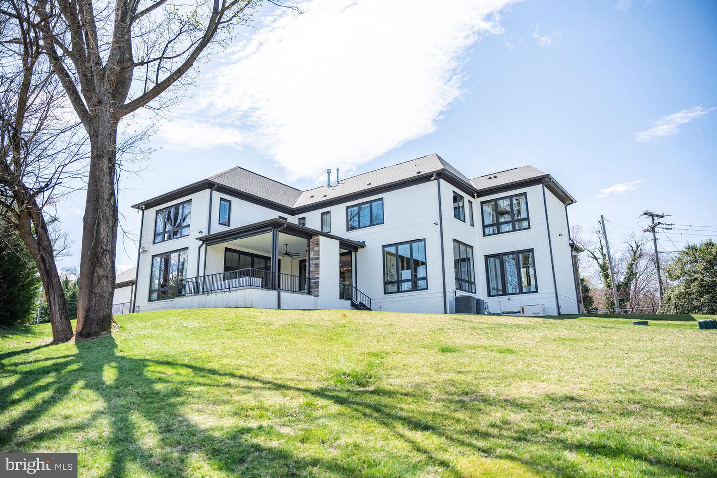 1109 TOWLSTON RD, MCLEAN, Virginia 22102, 6 Bedrooms Bedrooms, ,6 BathroomsBathrooms,Residential,For sale,1109 TOWLSTON RD,VAFX2229672 MLS # VAFX2229672