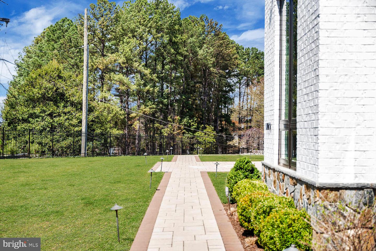1109 TOWLSTON RD, MCLEAN, Virginia 22102, 6 Bedrooms Bedrooms, ,6 BathroomsBathrooms,Residential,For sale,1109 TOWLSTON RD,VAFX2229672 MLS # VAFX2229672