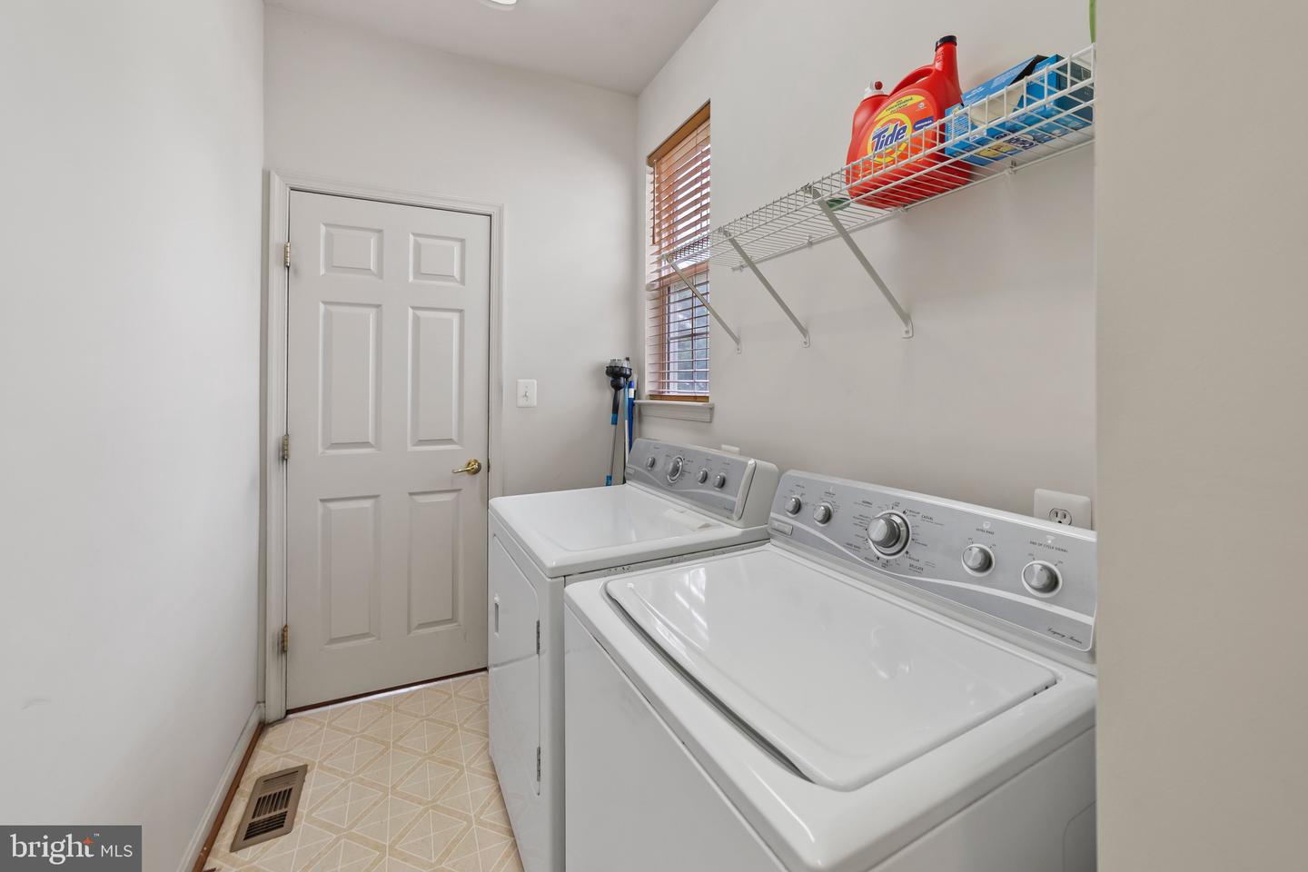 2679 CAST OFF LOOP, WOODBRIDGE, Virginia 22191, 5 Bedrooms Bedrooms, ,4 BathroomsBathrooms,Residential,For sale,2679 CAST OFF LOOP,VAPW2091480 MLS # VAPW2091480