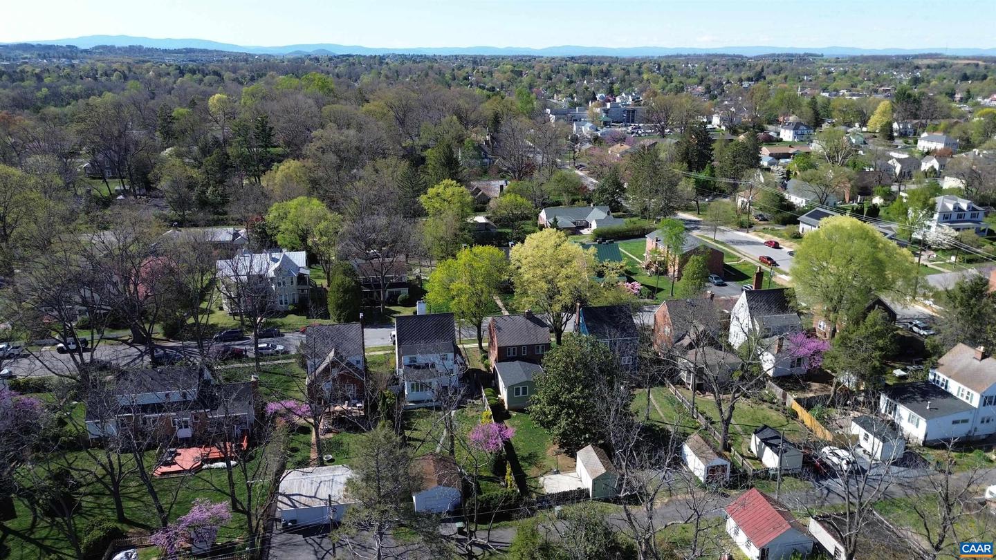 636 PINE AVE, WAYNESBORO, Virginia 22980, 4 Bedrooms Bedrooms, ,2 BathroomsBathrooms,Residential,For sale,636 PINE AVE,663358 MLS # 663358