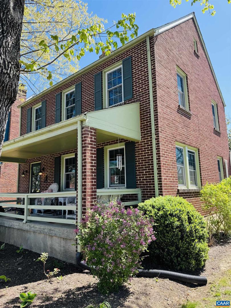 636 PINE AVE, WAYNESBORO, Virginia 22980, 4 Bedrooms Bedrooms, ,2 BathroomsBathrooms,Residential,For sale,636 PINE AVE,663358 MLS # 663358