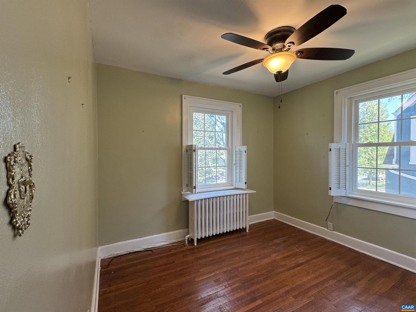 636 PINE AVE, WAYNESBORO, Virginia 22980, 4 Bedrooms Bedrooms, ,2 BathroomsBathrooms,Residential,For sale,636 PINE AVE,663358 MLS # 663358