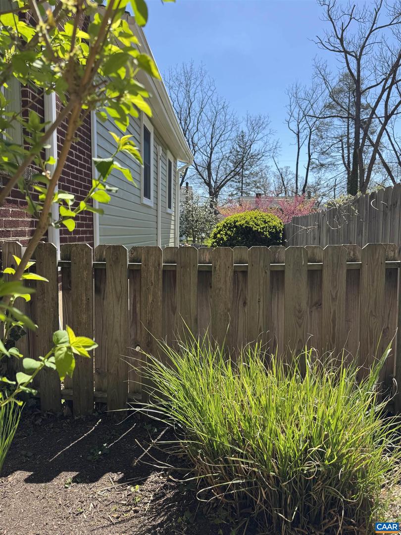 636 PINE AVE, WAYNESBORO, Virginia 22980, 4 Bedrooms Bedrooms, ,2 BathroomsBathrooms,Residential,For sale,636 PINE AVE,663358 MLS # 663358