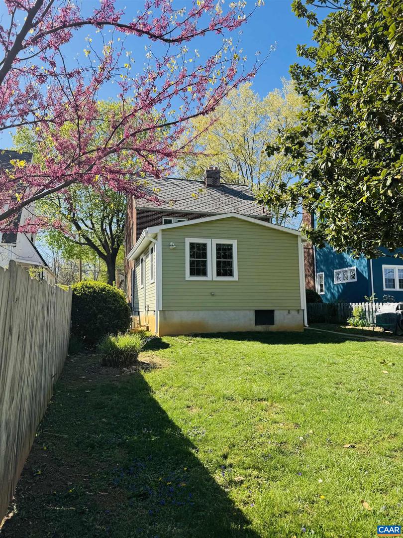 636 PINE AVE, WAYNESBORO, Virginia 22980, 4 Bedrooms Bedrooms, ,2 BathroomsBathrooms,Residential,For sale,636 PINE AVE,663358 MLS # 663358