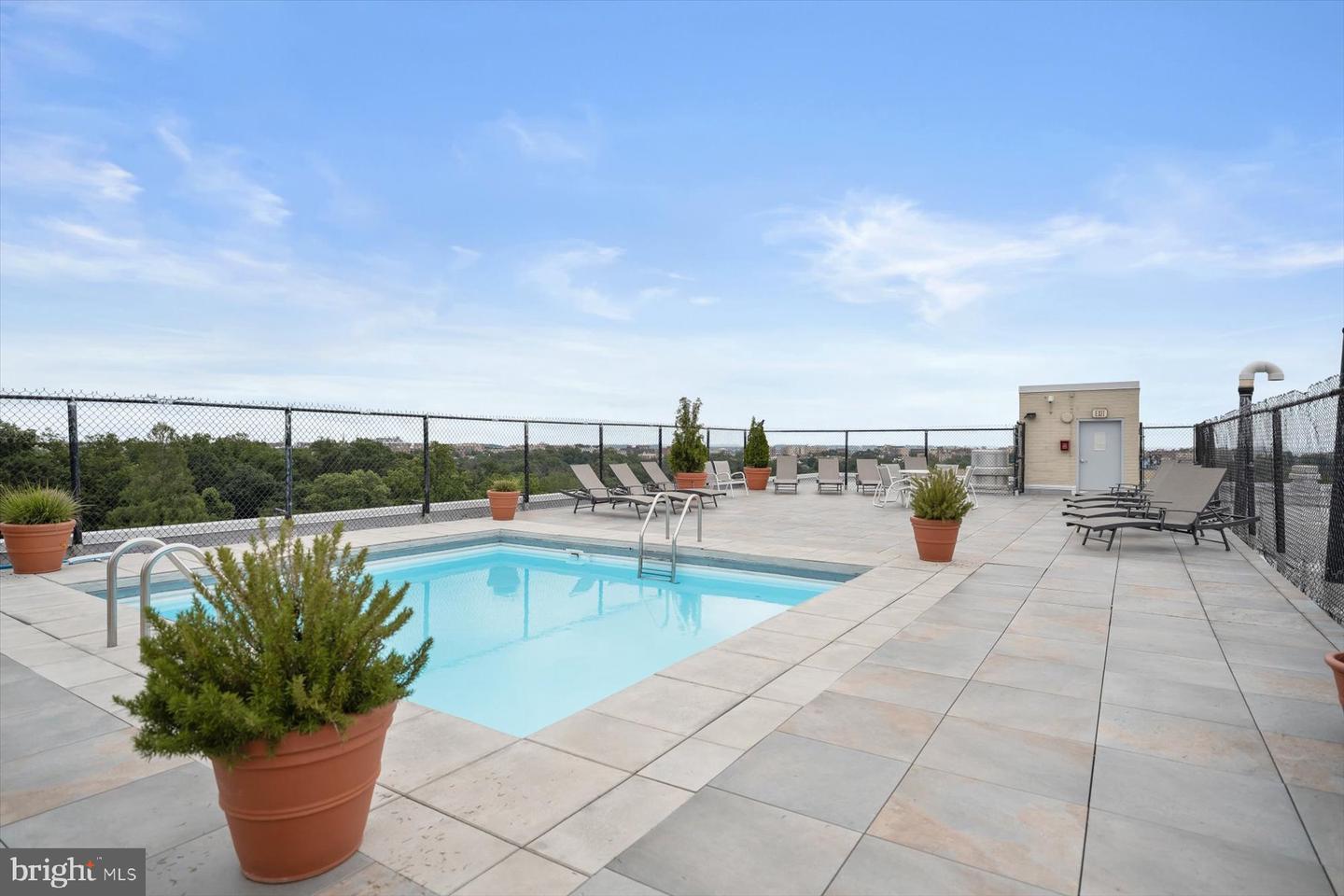2829 CONNECTICUT AVE NW #411, WASHINGTON, District Of Columbia 20008, ,1 BathroomBathrooms,Residential,For sale,2829 CONNECTICUT AVE NW #411,DCDC2196958 MLS # DCDC2196958
